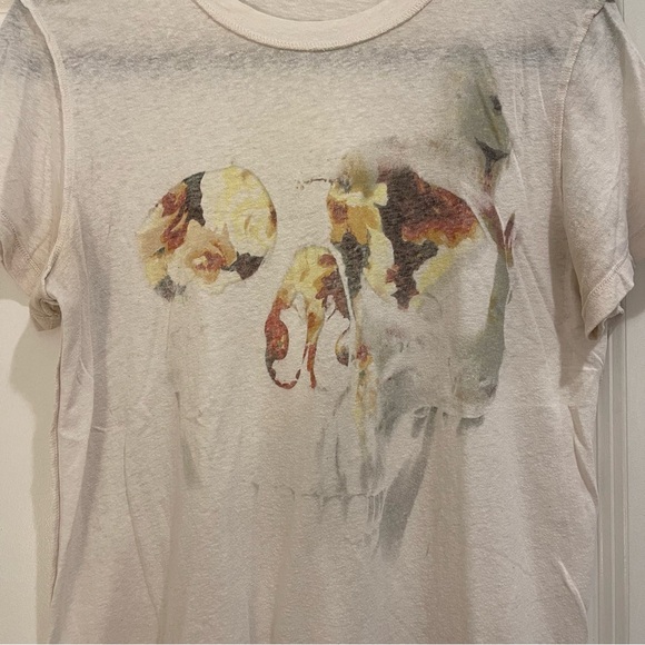 SIZE S | Women’s Graphic Tee in White - Picture 2 of 2